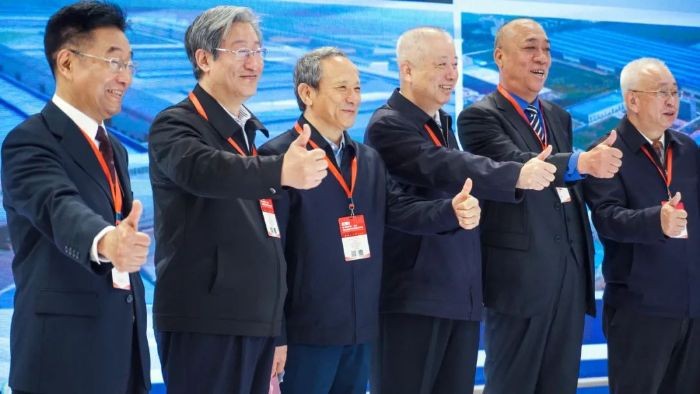 强者聚首！这届国际大展，徐工起重装备，C位！
