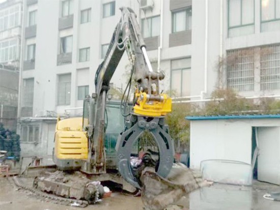 怎样安装挖掘机旋转抓木器呢？