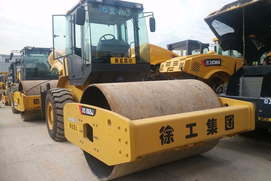 垂直振动压路机及其在厚层压实中的应用