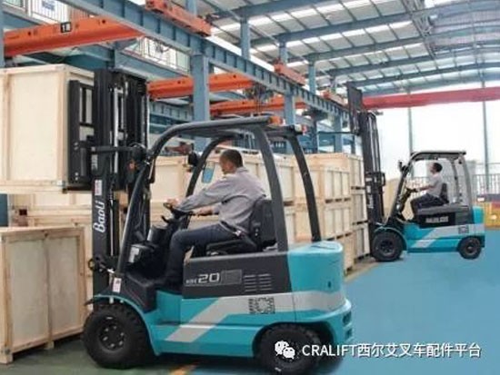 叉车租赁费用如何计算？小编帮你算笔明白帐……