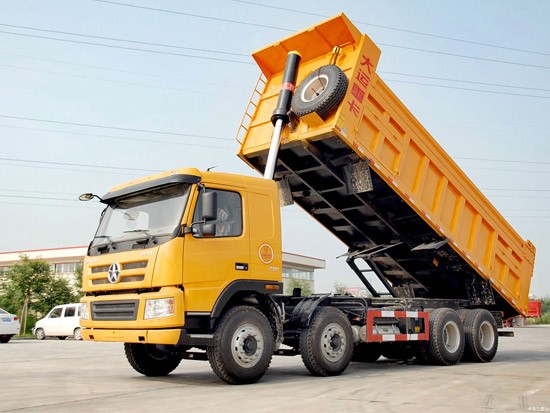 自卸车举升缸安全使用与检修