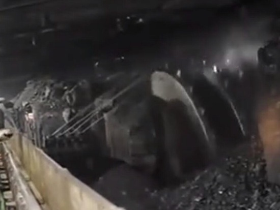 综采放顶煤机械采煤全程