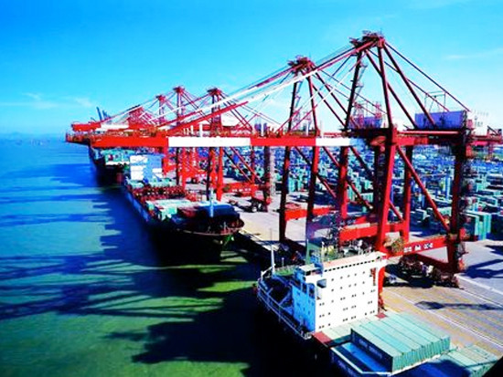 广州港再添泰国直航航线 迎来液化天然气动力集装箱船