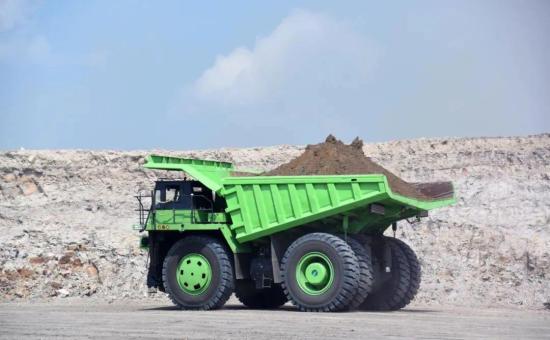 世界首台120吨级纯电动交流传动矿用电动轮自卸车交付