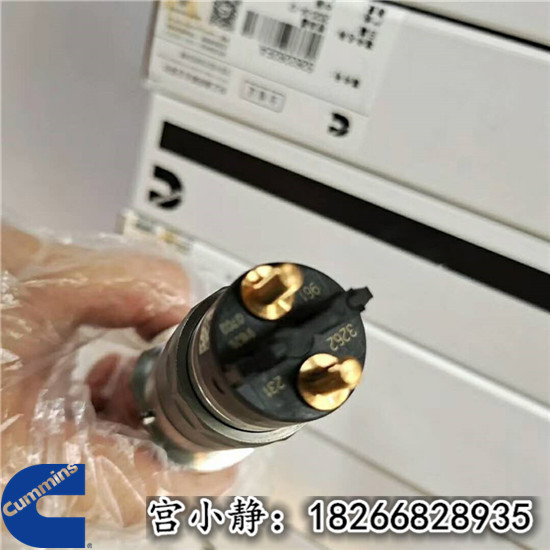 荆门挖掘机QSB6.7喷油器5263262康明斯东亚EA件