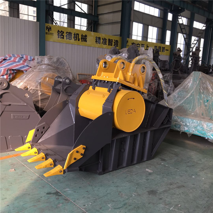 徐工220挖机徐州城市建筑垃圾粉碎在利用