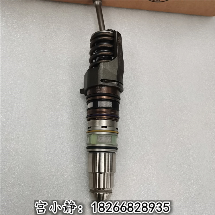 徐工集团XE700矿用挖掘机大修康明斯喷油器4928260保养三滤