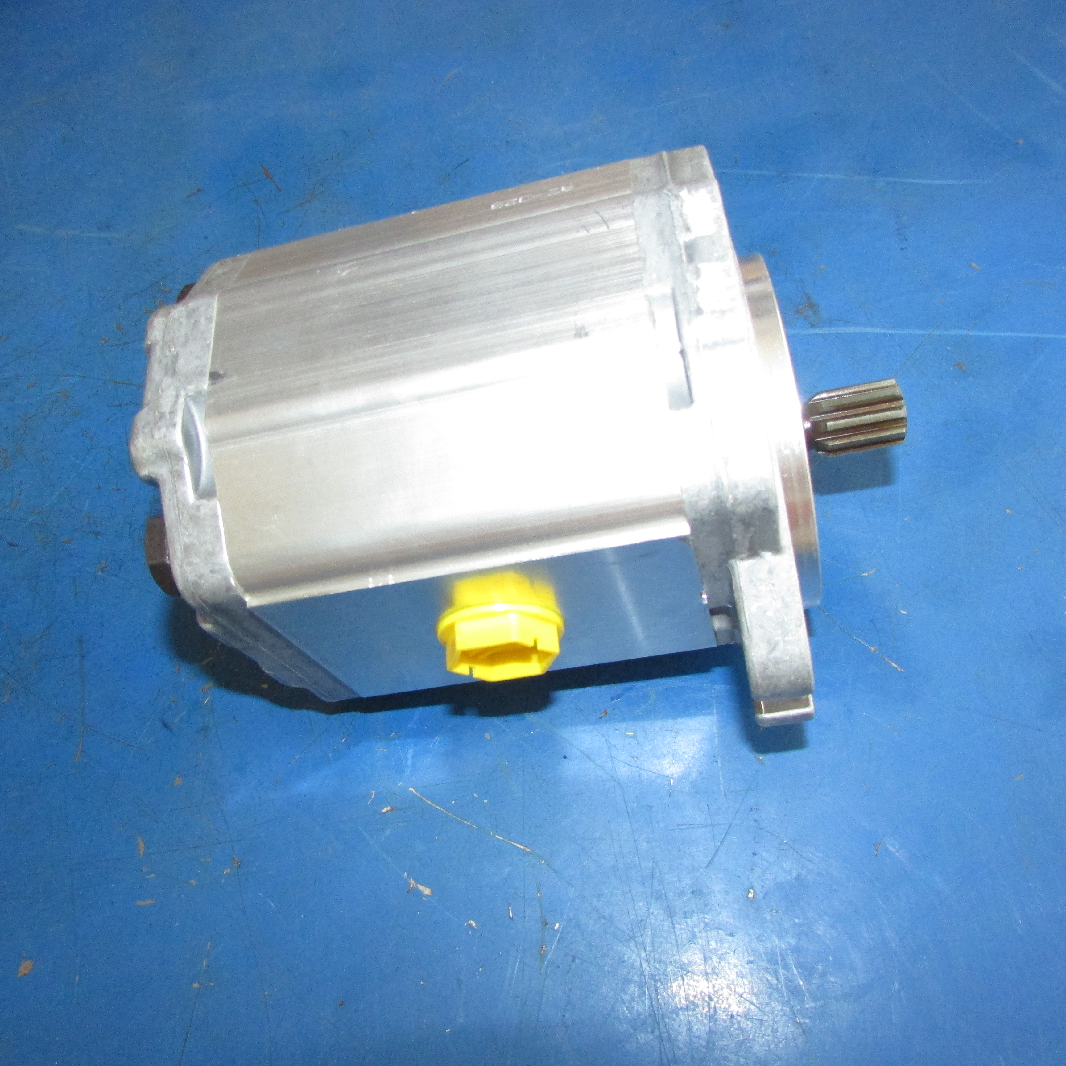 供应徐工压路机配件804001796 SNP2NN/025RN06SAP1E6E5NNNN/NNNNN齿轮泵