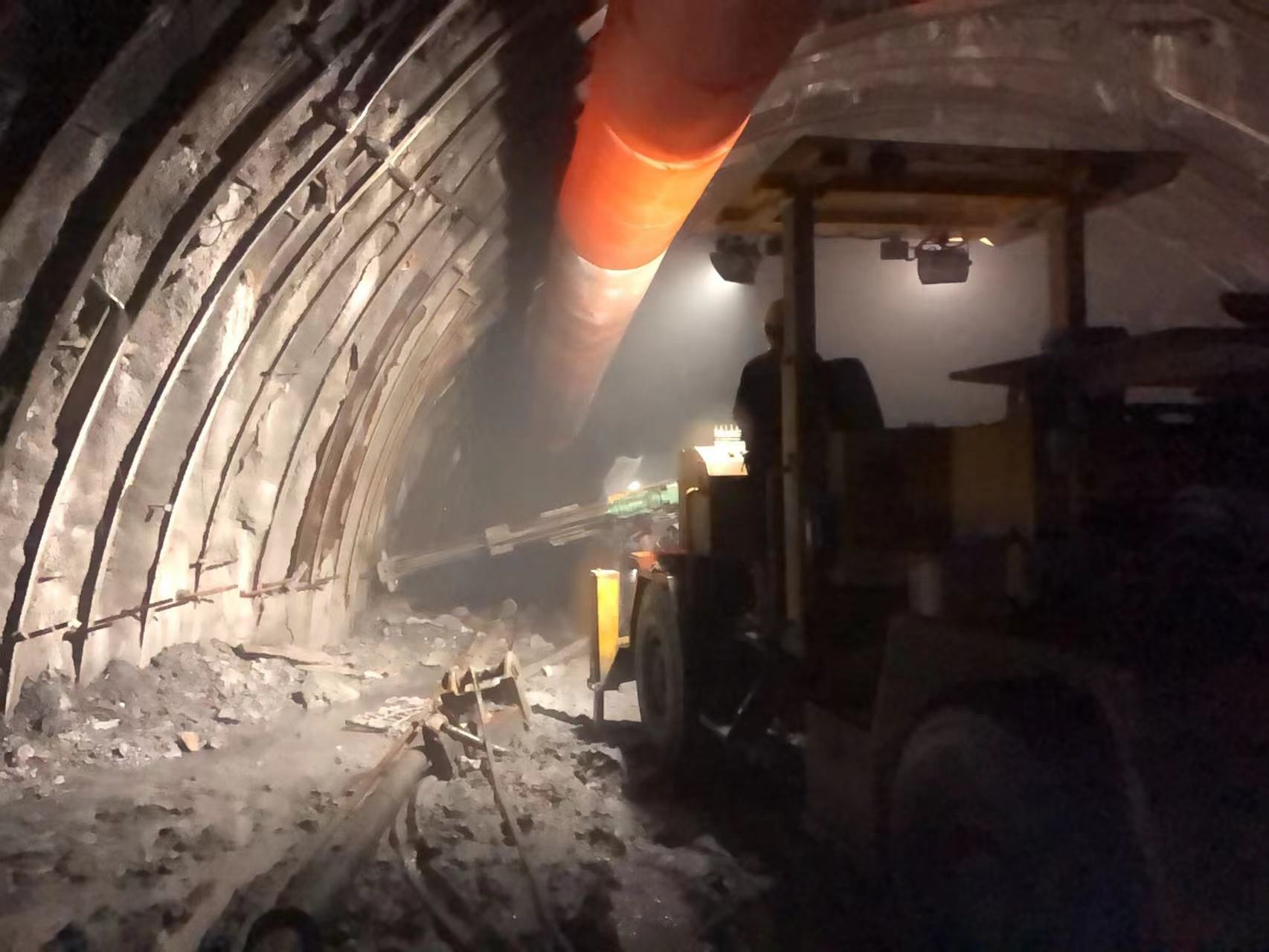 湖北引水洞锚杆台车批发   四川湿喷台车厂家