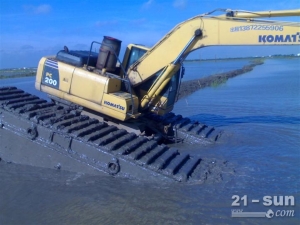 水陆挖掘机改装租赁