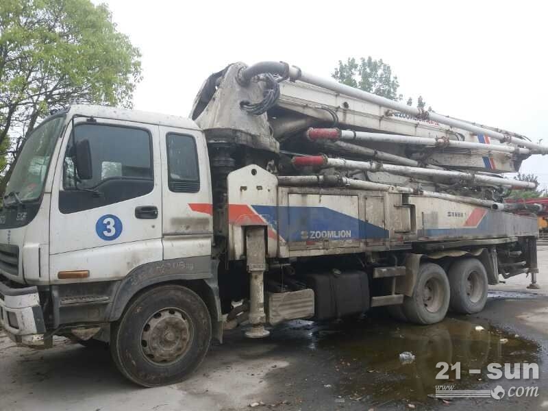 中联重科五十铃43米二手混凝土泵车