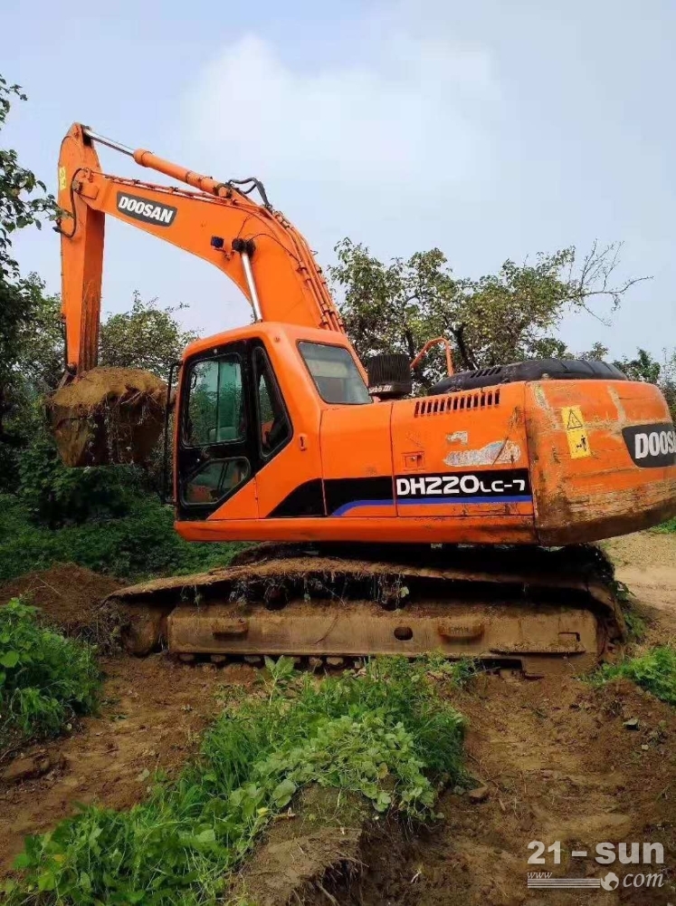 斗山DH220-7二手挖掘机