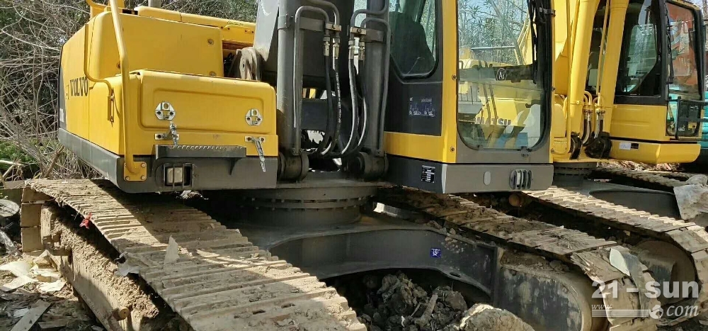沃尔沃210二手挖掘机