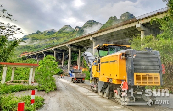 国潮新起点徐工xm2005k铣刨机亮相g358国道改扩建