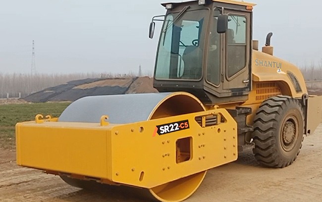山推sr22-c5单钢轮压路机高清图片