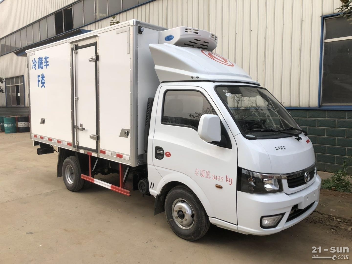 出售东风途逸小型冷藏车