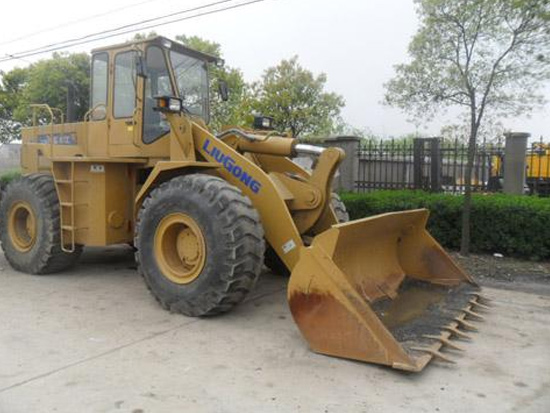 zl-40型装载机机架交接装置的调整