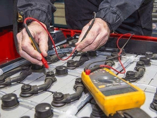 废旧的叉车电池应该如何处理？