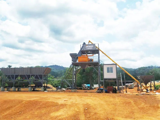 山推建友扎根塞拉利昂道路项目