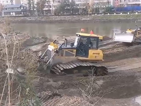 山推推土机助力吉林省某河道清淤施工
