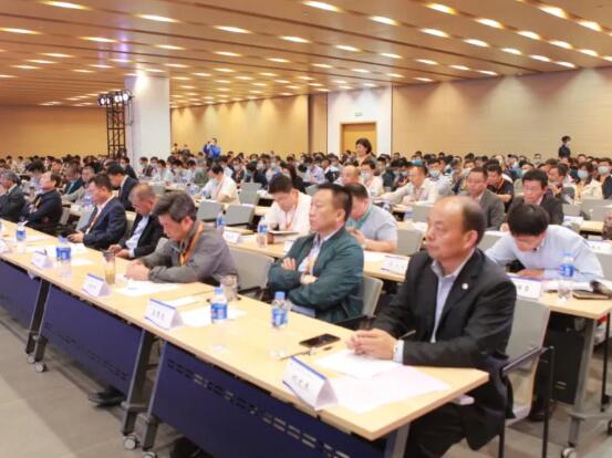 绿色 安全 耐久 智能——第六届全国<em>沥青路面建设</em>与养护技术研讨会在长沙顺利召开！