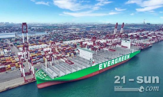 刷新全球最大集装箱船纪录！长荣海运首艘2.4万级集装箱船来了