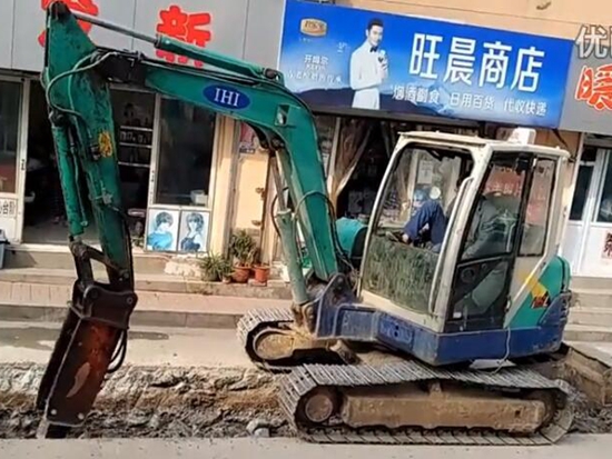 挖掘机工作视频