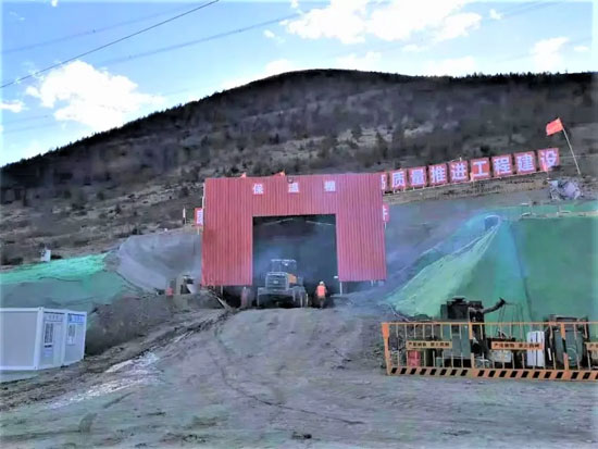 装载机测评：海拔3800米高原的“山东汉”