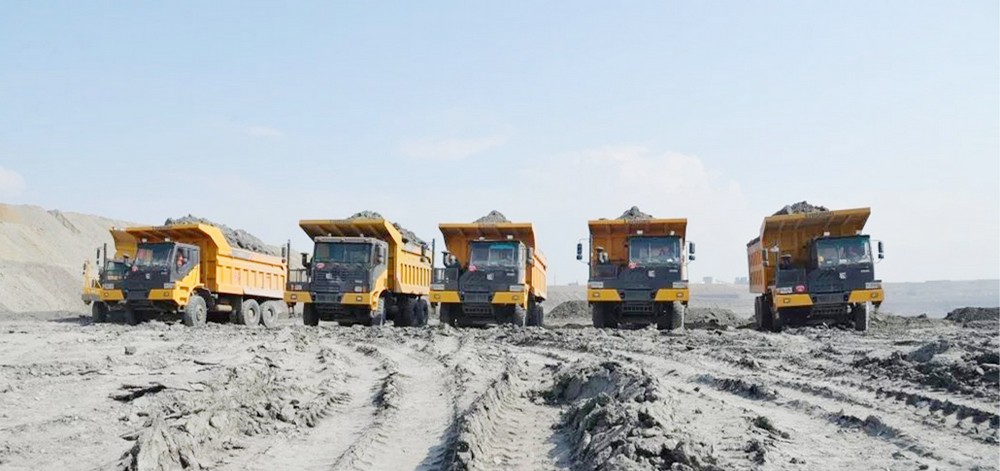 柳工矿山设备在内蒙古露天煤矿力拔山河