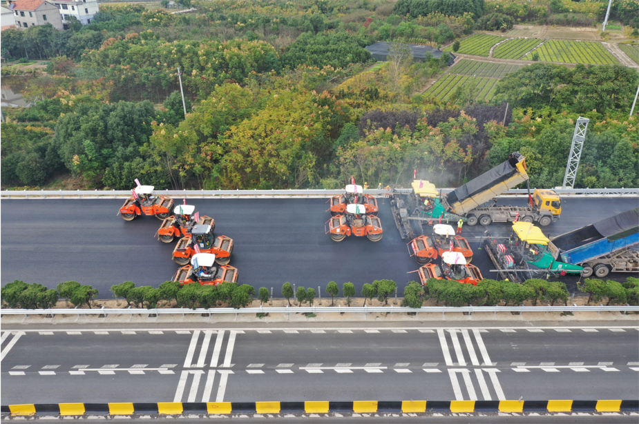 工地报告 | 福马组合高效助力 G60 沪昆高速公路改扩建沥青罩面施工