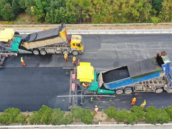工地报告 | 福马组合高效助力 G60 沪昆高速公路改扩建沥青罩面施工