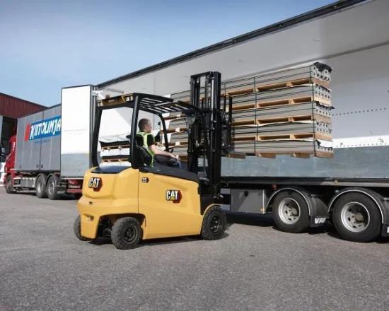 美国Cat Lift Trucks公司推出Cat 2.5-3.5吨电动叉车