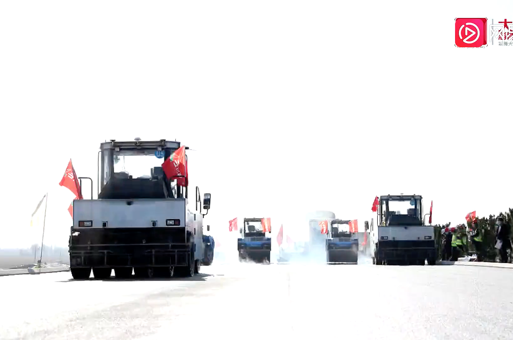 山东首例高速公路无人化智慧施工在淄博“上演”