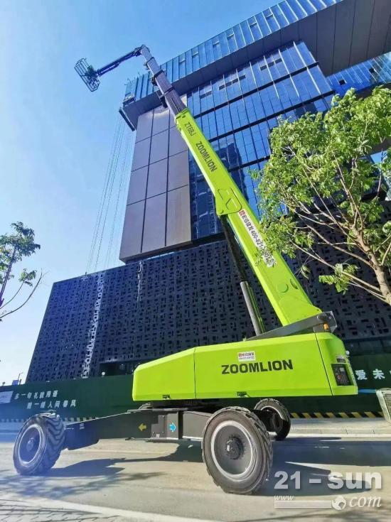 宏信建发68米直臂车亮相江门档案中心