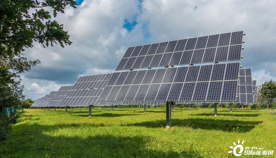近期<em>太阳能电池</em>板成本上升与波动 原因为何？