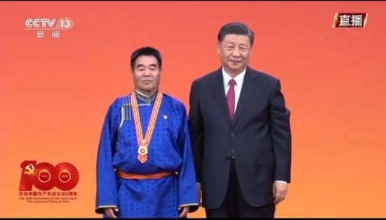 北奔重汽组织收看庆祝中国共产党成立100周年“七一勋章”颁授仪式