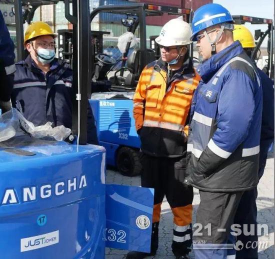 保天津港冬奥绿色运输，新氢动力首批氢燃料叉车交付使用(图3)