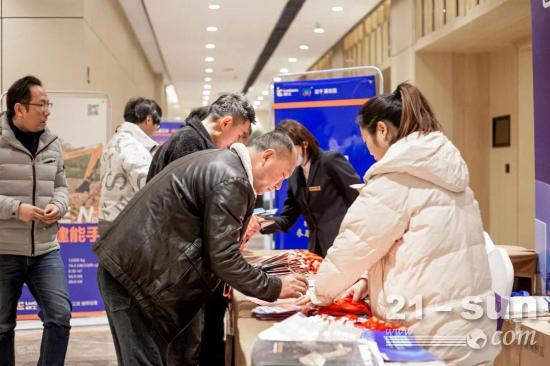 太火炎焱燚啦！柳工挖掘机三十城联动品鉴会，捷报频传！