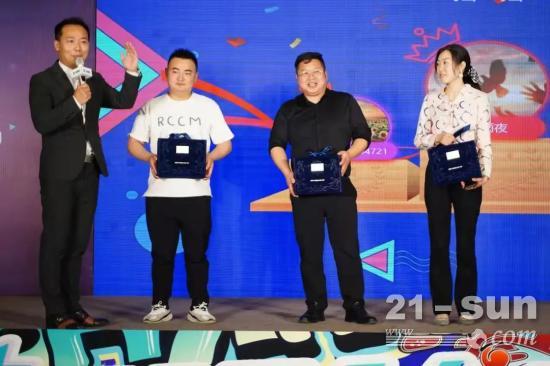 潮酷登场！豪沃MAX载货车登陆天府之国成都！(图6)