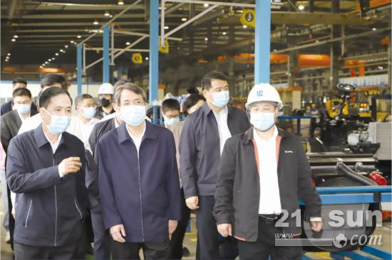 柳州市委书记吴炜率队到柳工叉车调研