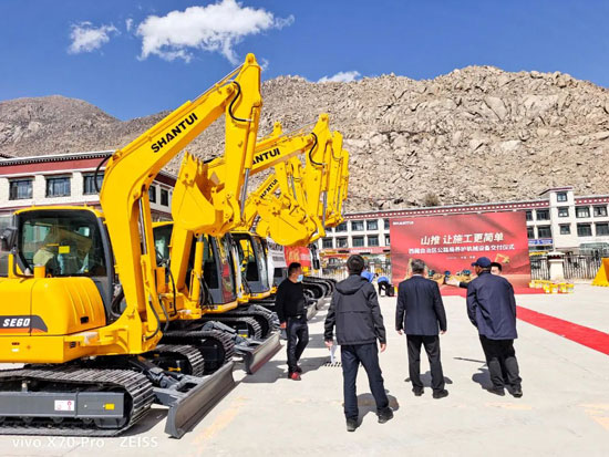 建设美丽雪域西藏 | 山推一体化施工设备批量交付