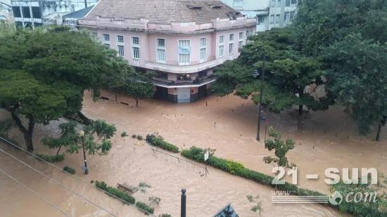 里约连遭暴雨袭击，徐工钢铁卫士紧急救援！(图1)