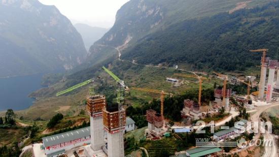 再啃“硬骨头”！中联重科塔机全力助建牂牁江特大桥(图2)