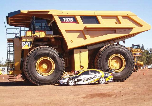 最大矿卡车图片