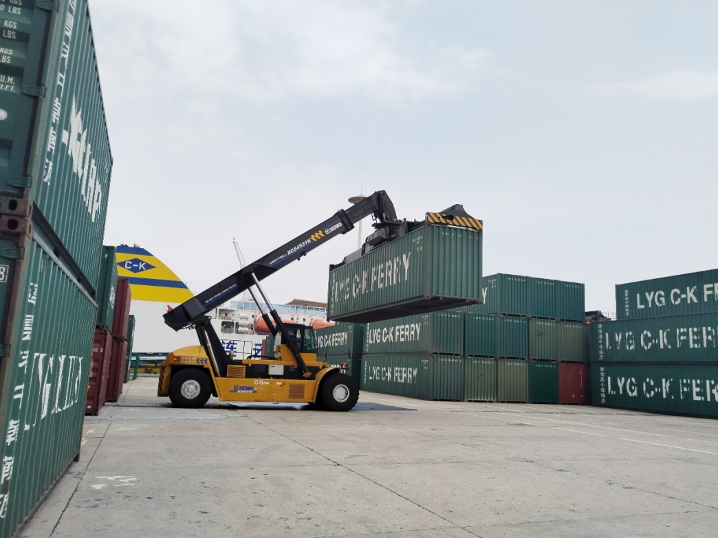 批量港口机械设备助力新亚欧大陆桥东桥头堡