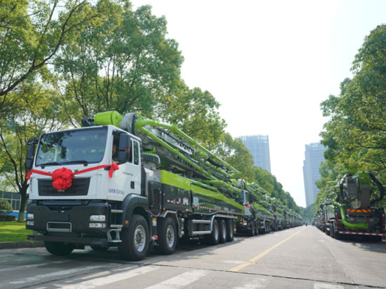 火热发货！中联重科70米泵车等“凌云Ⅱ”系列产品批量奔赴全国