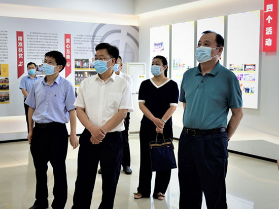 临沂市人大常委会副主任、市总工会主席刘飞到临工集团调研