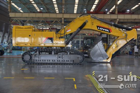 潍柴雷沃工程机械首台国四70吨挖掘机正式下线！