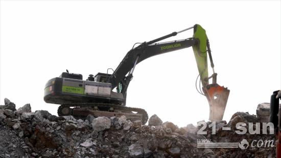 “移山天团”展雄风，中联重科挖掘机高效助建渝昆高铁(图3)