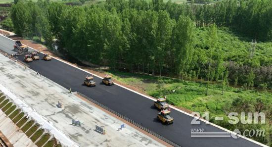 无人机群西安大秀！95后工程师示范1人控8车！(图2)